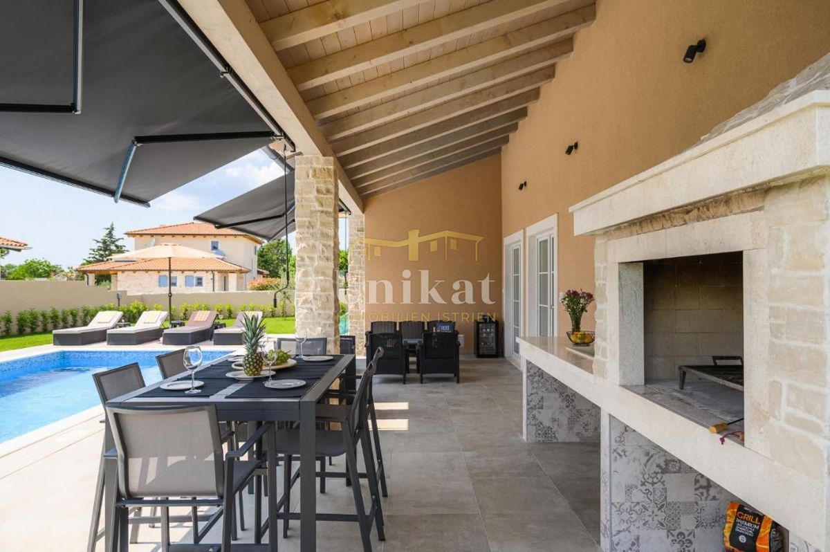 Villa con due unità abitative - vista mare